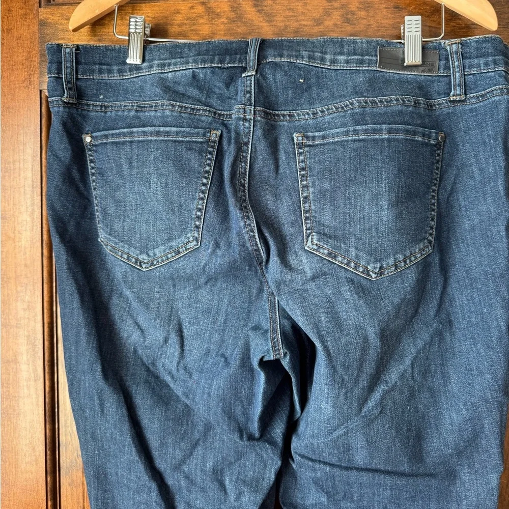 DKNY Jeans SOHO Skinny Medium Rinse 5-Pocket Denim Jeans Size  16W